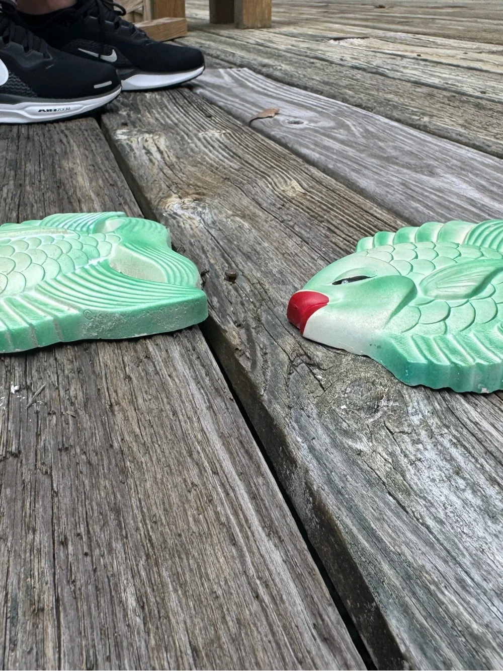 vintage 1954 Miller Studio chalkware fish wall plaques green red set bathroom